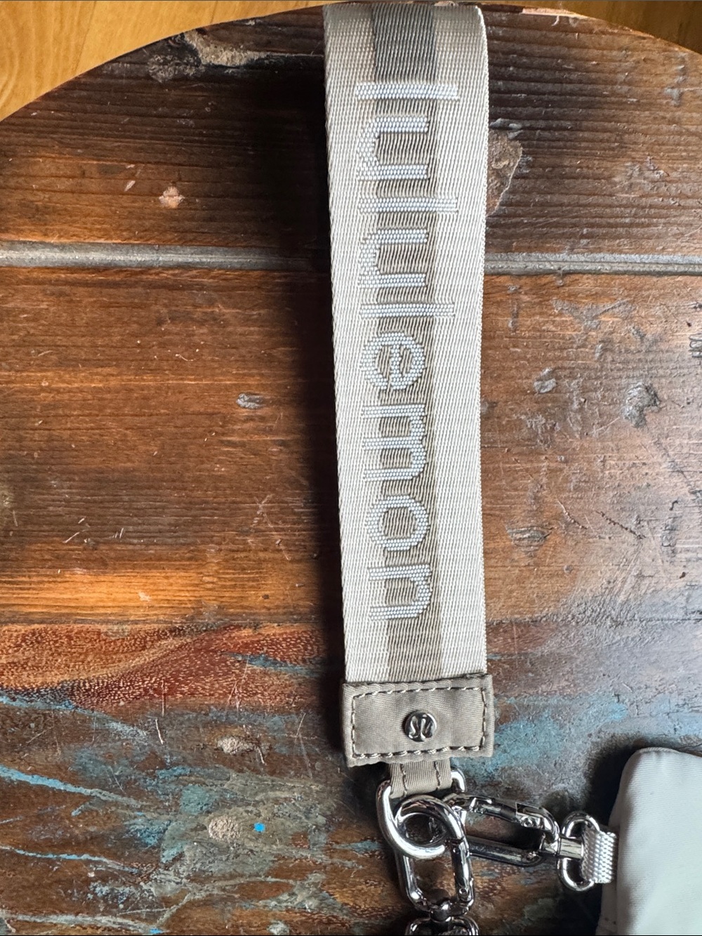 Lululemon Dual Pouch Wristlet in Taupe & White - Picture 4 of 8
